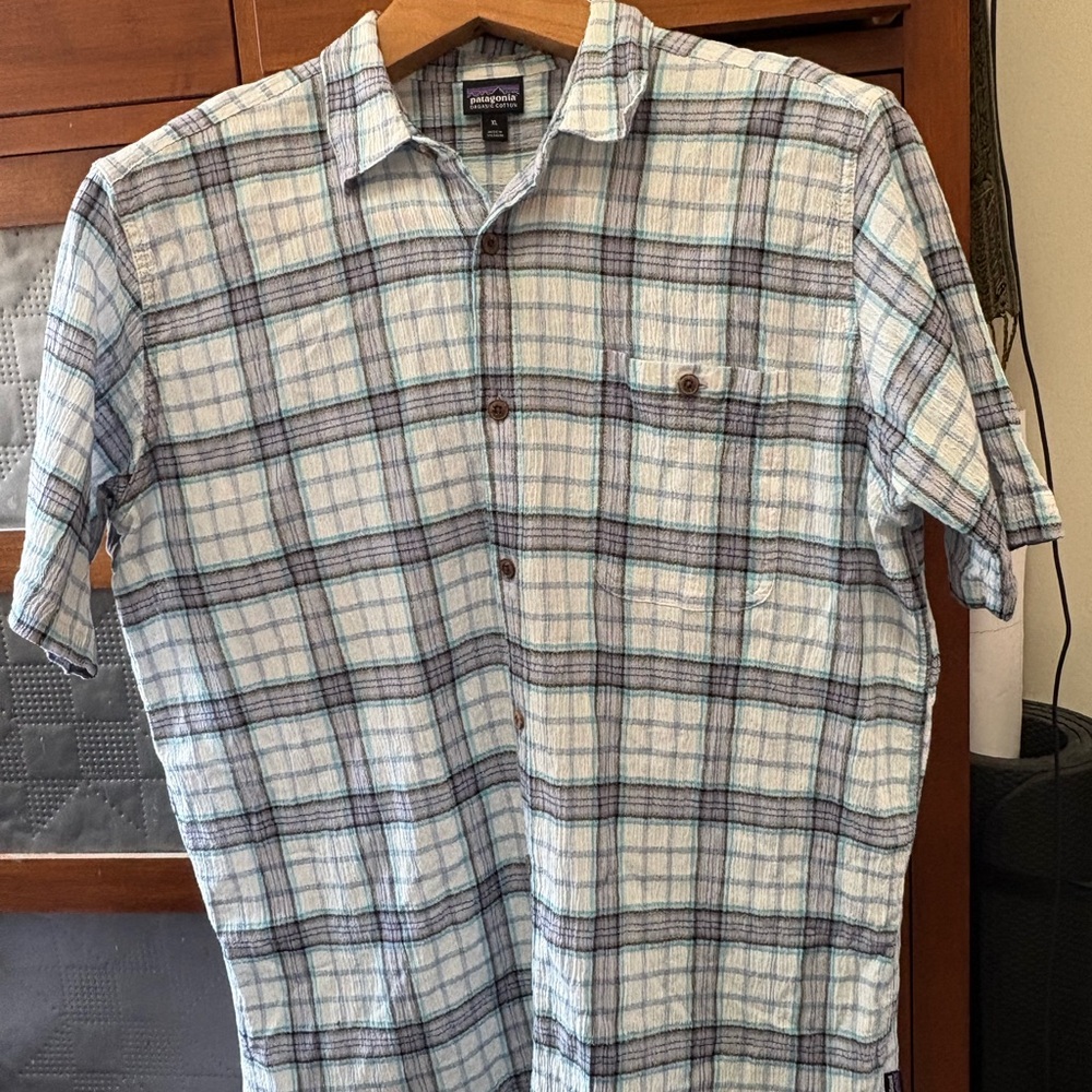 Patagonia Men's AC short-sleeve shirt, blue, purple, &. White Plaid. 100% cotton